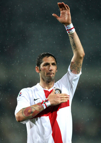 澳媒：澳威超洛克达尔球员埃尔卡亚姆在邦迪海滩枪击案中遇难（据澳媒报道，邦迪海滩枪击案致澳威超洛克达尔球员埃尔卡亚姆身亡）