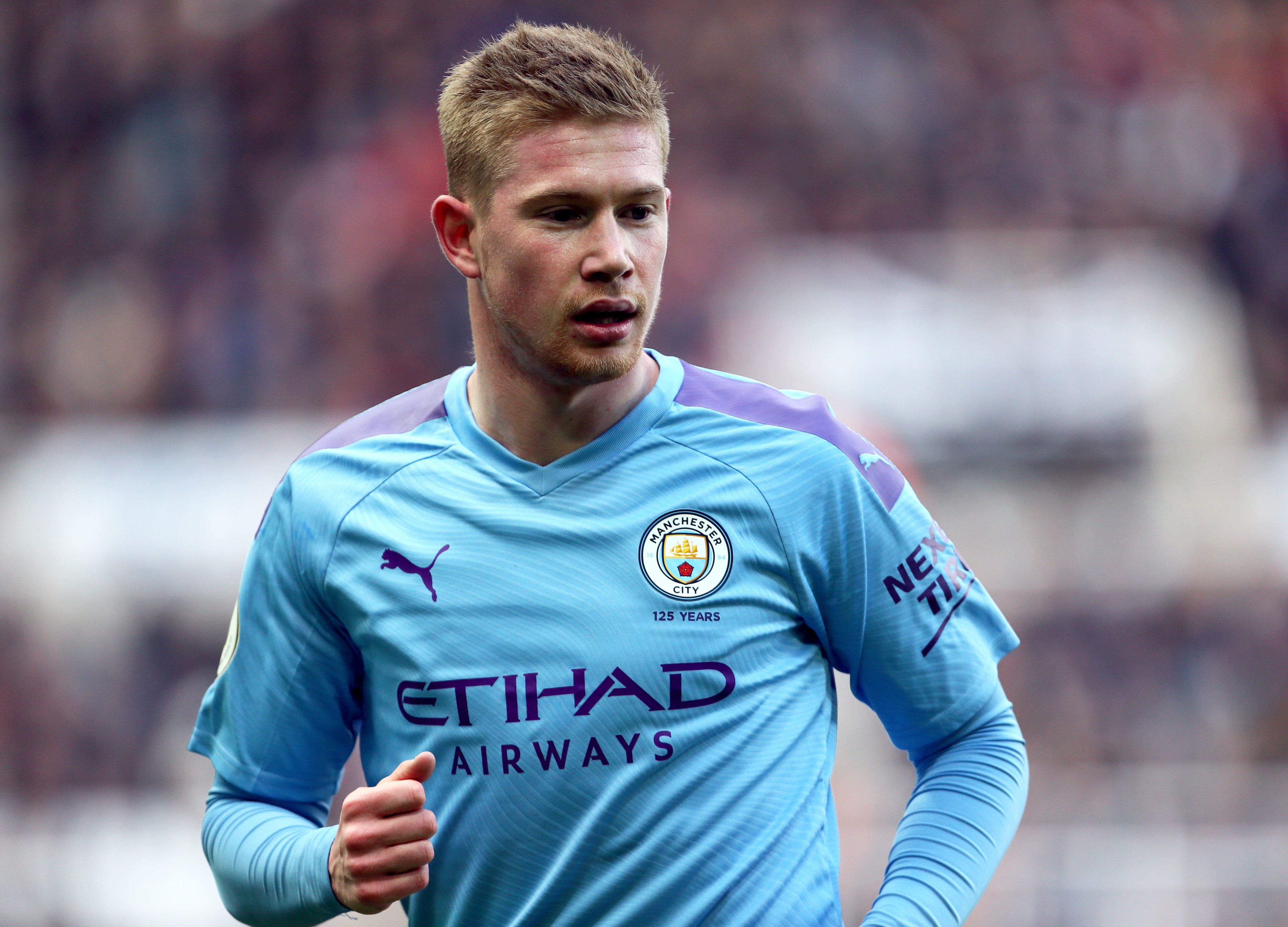 足球英超球队内部录像流出，球员争吵曝光