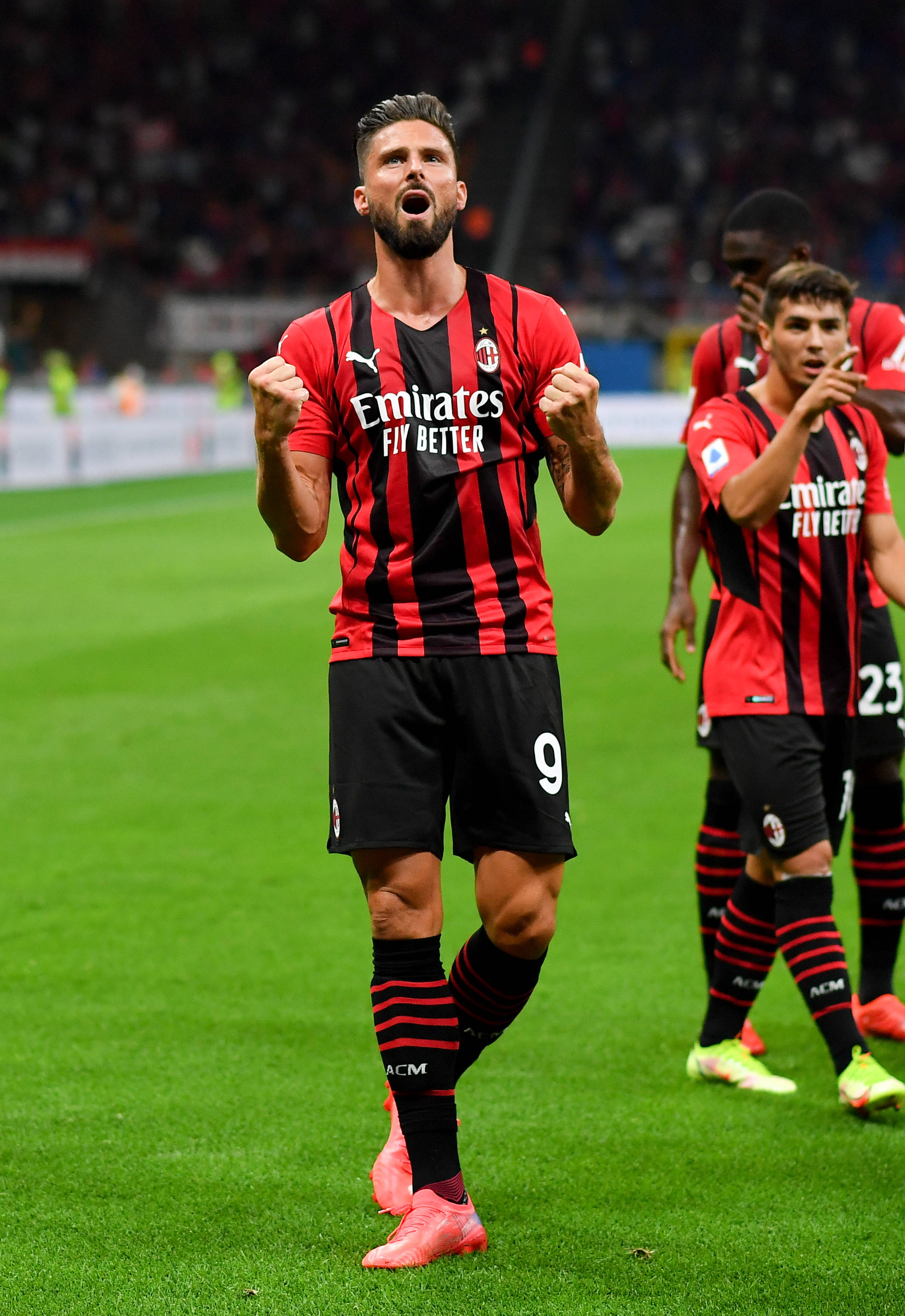 山东泰山主场收官：10胜3平2负，负成都申花，6-0国安&3-1海港（山东泰山主场赛季定格：10胜3平2负，负成都与申花，曾6-0大胜国安、3-1击退海港）