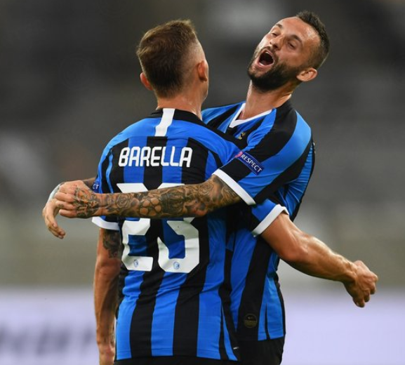 焦点之战即将打响：英超榜首两强切尔西阿森纳正面对决（巅峰对决将至：英超领头双雄切尔西与阿森纳狭路相逢）