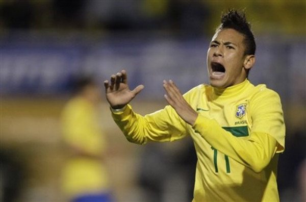 詹姆斯：上半场纽卡表现的更好，能进球帮助球队感觉太棒了（詹姆斯：纽卡上半场更占优，为球队破门的感觉太棒了）