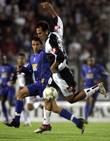 曼城VS桑德兰：蓝月风暴迎战黑马奇迹，伊蒂哈德攻防大战一触即发