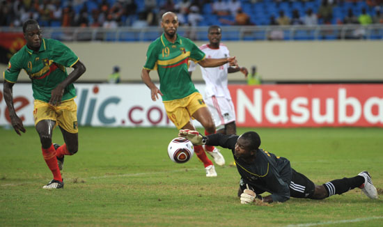 巴黎圣日耳曼姆巴佩帽子戏法