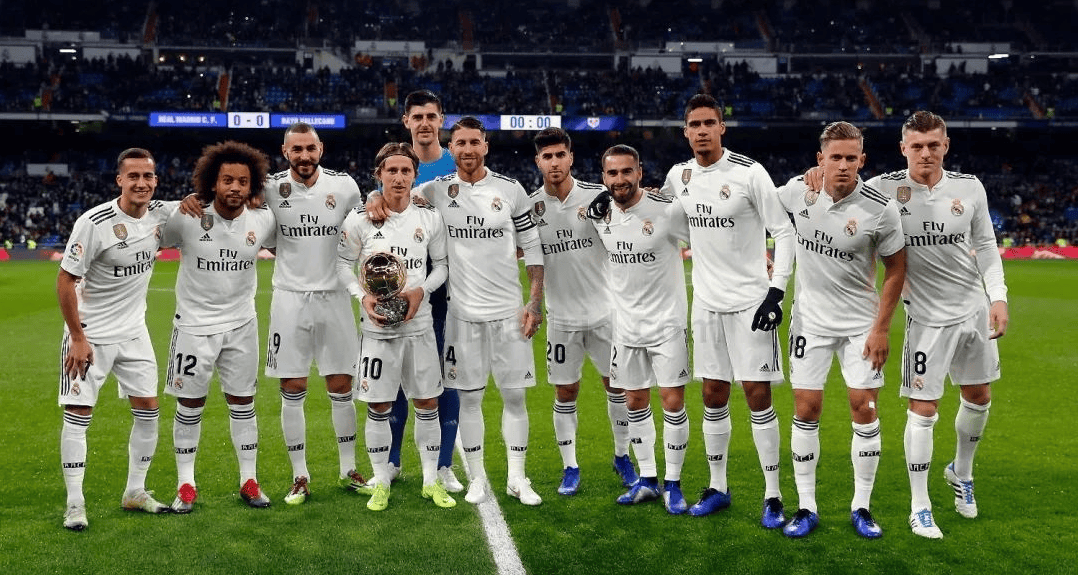 曼联1-1遭保级队逼平引热议，球迷愤怒点评，揪出最大罪人